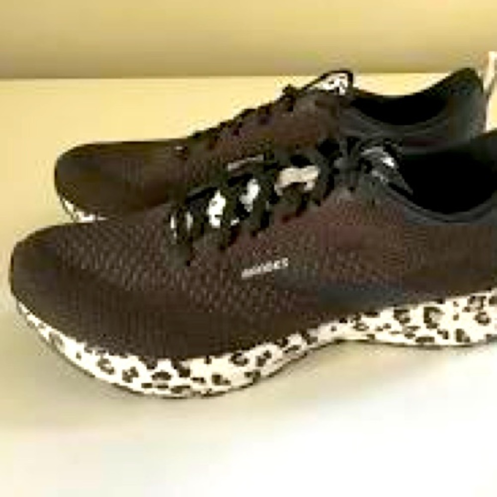 Brooks Revel 4 Color Snow Leopard Size 8.5